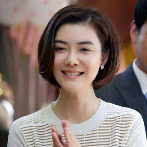 在剧中扮演的角色基本都是恶妈妈的形象,虽然说在剧中被人恨的牙痒痒