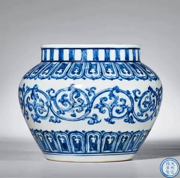 北京春季拍卖:明宣德青花缠枝卷草纹罐_瓷器_藏品_以藏