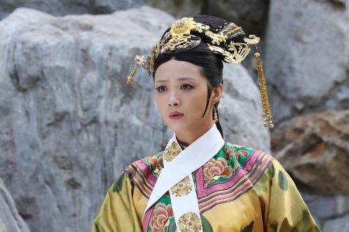 当看到照片,华妃娘娘秒变少女格格_角色_电视剧_剧中