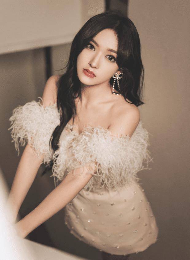 程潇没了刘海如"整容",大妈模样好沧桑,一点灵气都看不到_铁刘海_形象