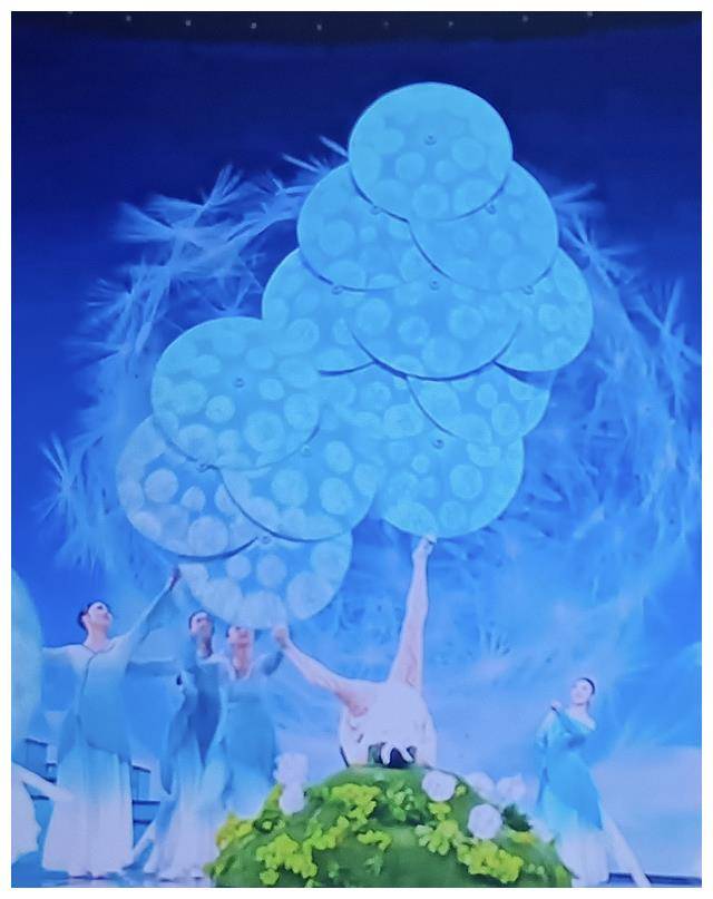 万茜刘惜君元宵夜秀:小品搞笑,杂技惊艳,魅力无限._节目_晚会_周深