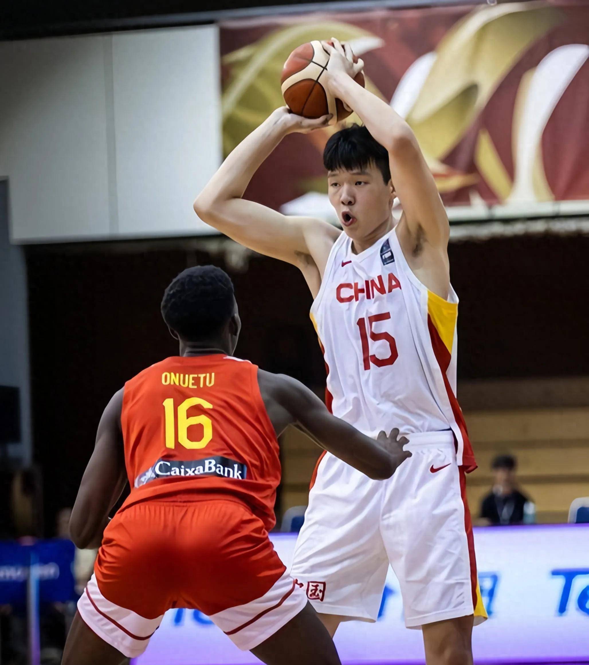 中国男篮重点培养12名球员！杨汉森带队4人赴海外比赛，7人入选集训队。