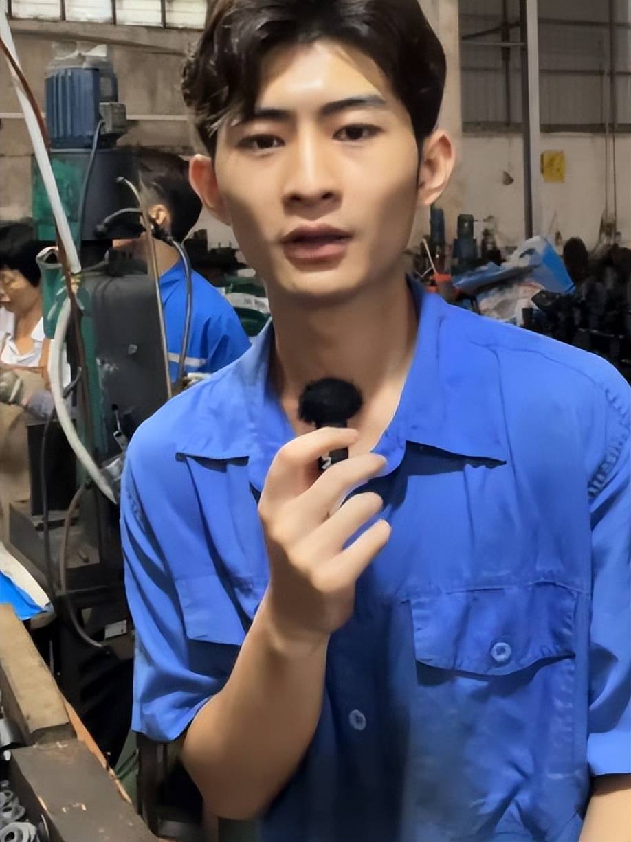 佛山电翰强势回归,直播打螺丝再现张翰风采_网友_魅力_才华