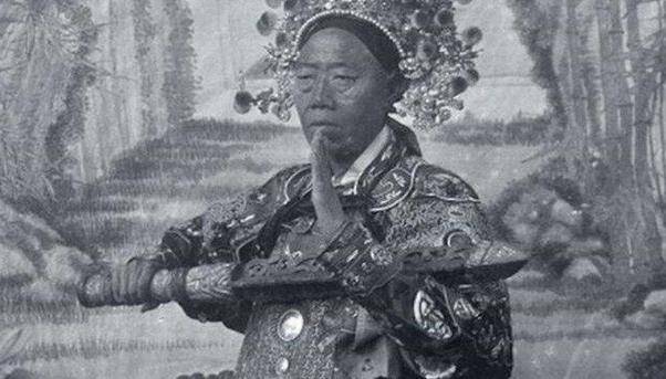 北京发现李莲英墓,锤坏3个铁锤,打开后专家不寒而栗_慈禧_宦官_墓穴