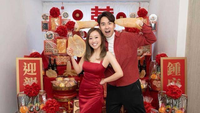 tvb知名童星结婚,新婚丈夫出手阔绰,大礼堆满整间房