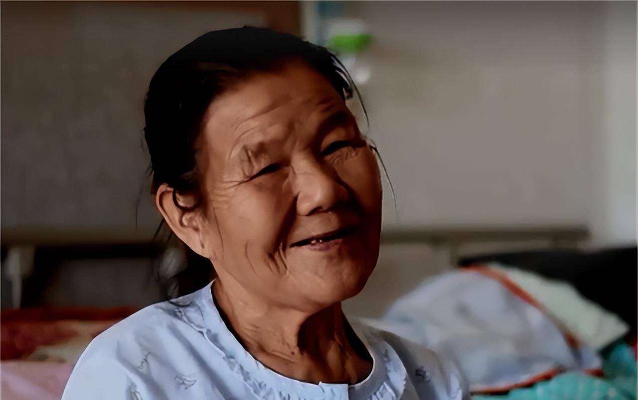 不是夫妻,她却和他相伴41载,被嘲笑自找麻烦,她说:多了个亲人_熊木秀