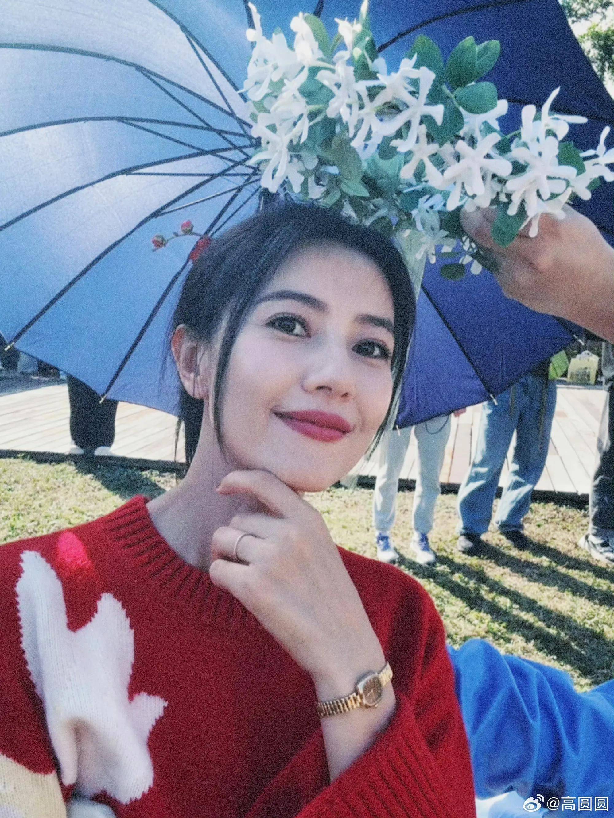 高圆圆赵又廷陪女儿骑车,女儿大长腿,长得像爸爸没遗传妈妈美貌_rhea