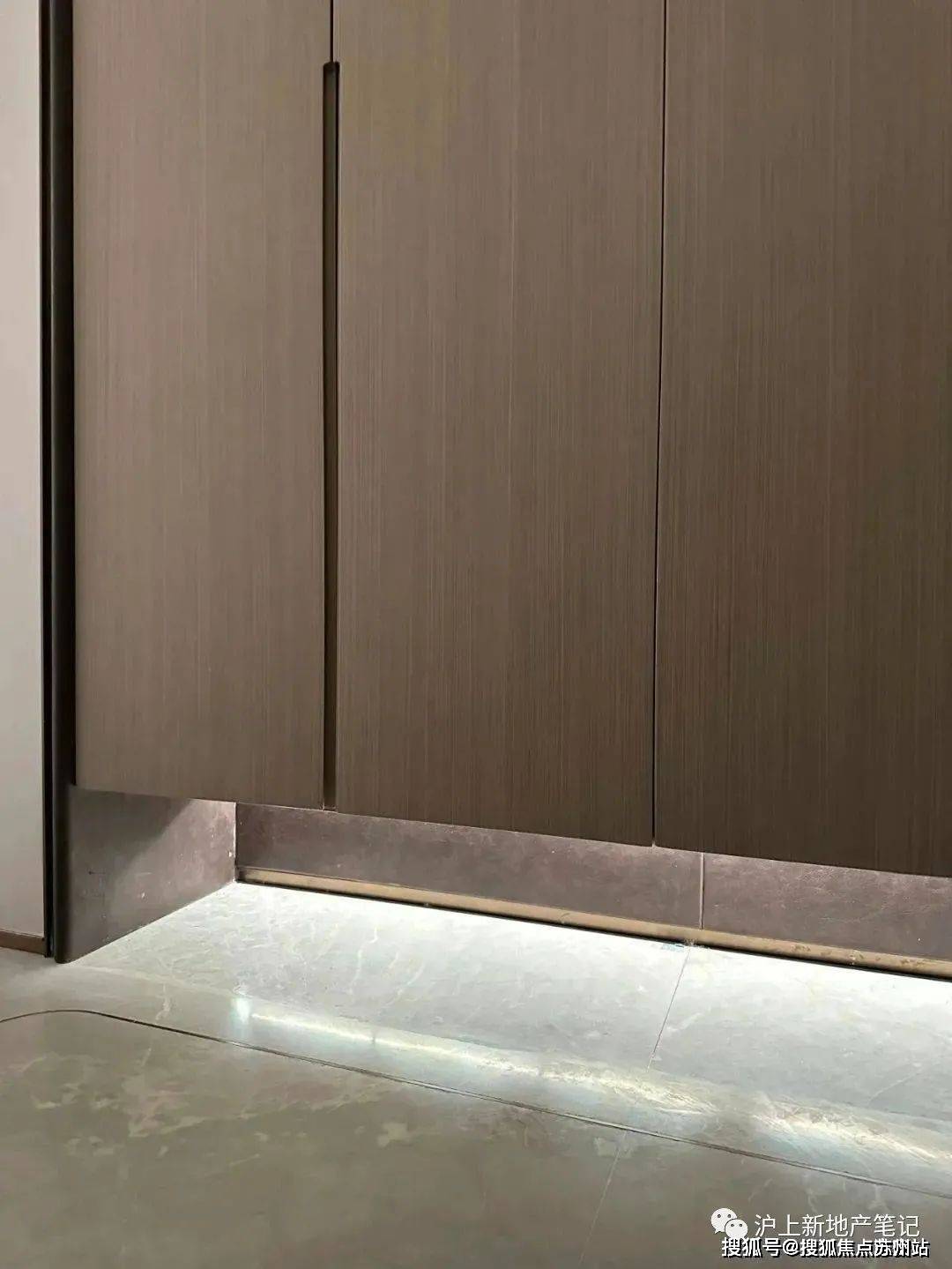 厨房厨房灶台并不像很多项目做了"三眼灶","四眼灶",其实灶眼多反而