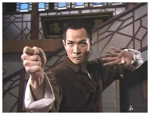 九鬼是石井英明的师父,代表日本空手道高手,实力雄厚.