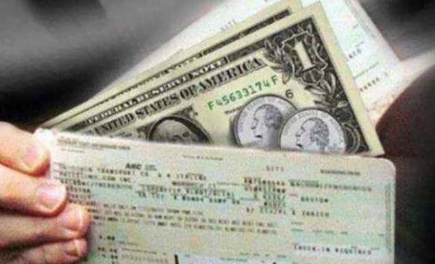 他花25万买下无限次机票,被人嘲讽20年,如今航空公司非常头疼_斯蒂夫