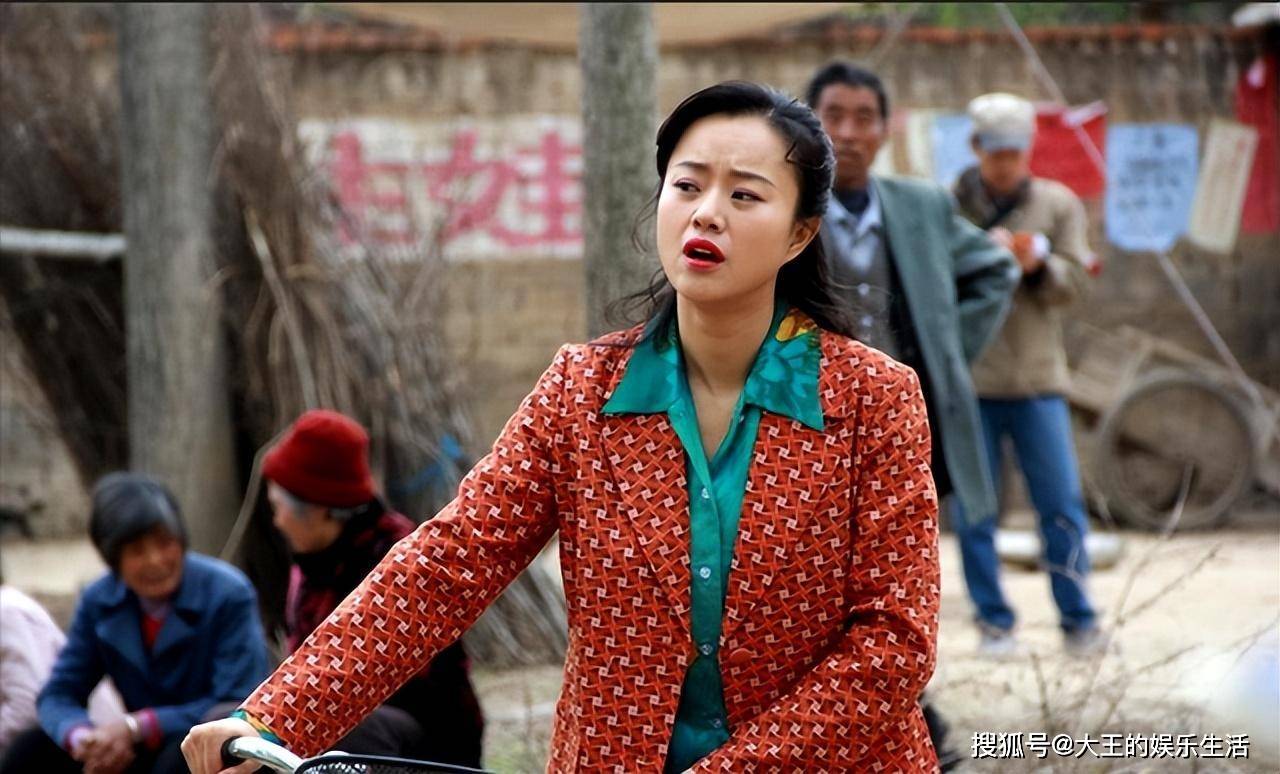 曾为角色扮丑,演技精湛,出道多年低调拍戏_何翯_表演_观众