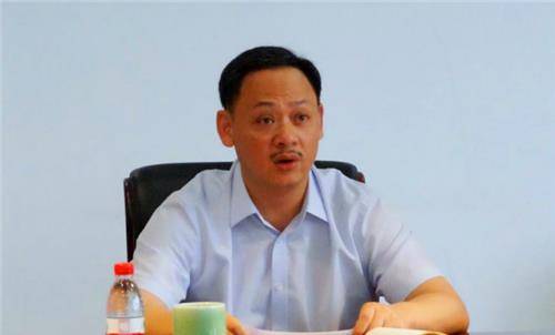 占旭刚:连夺2届奥运冠军,娶空姐初恋,现任大学校长官至副厅级_举重