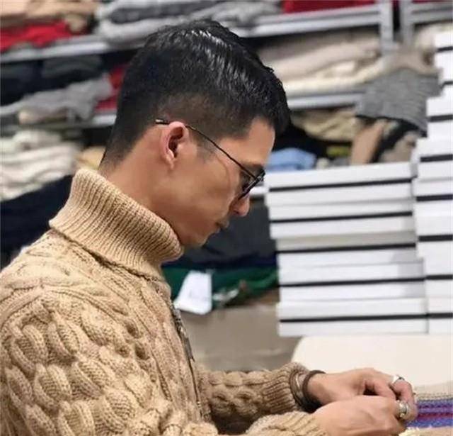 广东80后潘锐彬,回乡织毛衣登央视,带50名村妇创业_工作_手工_时候