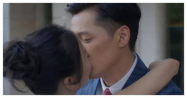 张嘉译被吻得嘴肿 胡歌被亲到呕 吻戏一姐惹大祸_王晓晨_演技_银幕