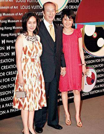 何猷邦身世成谜,四太不照顾任由何超琼看管,利智退圈多年又出现