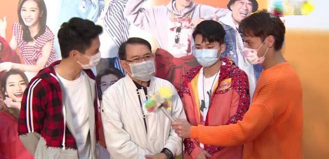 刘丹婚后与老婆李馥莹仅育有一子刘恺威.