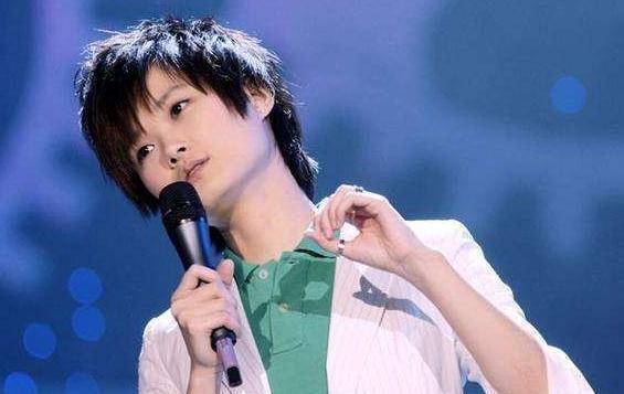 入行15年,曾2次被父亲劝退娱乐圈,李宇春的人生到底经历了什么_因为
