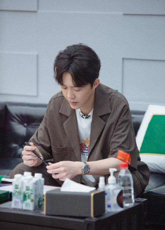 前妻社交账号被扒出,爆料李云迪曾不忠诚知名主持人_网友_女子_华真