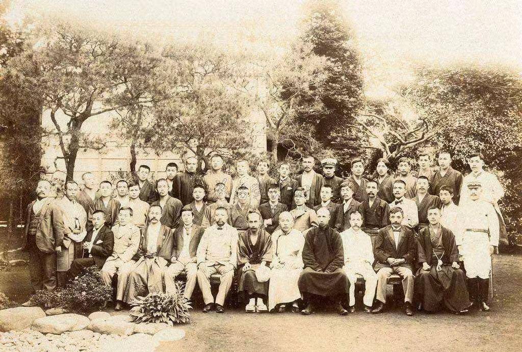 梁启超想娶妾,写信试探妻子婉拒,死心后妻子却从娘家带回一小妾