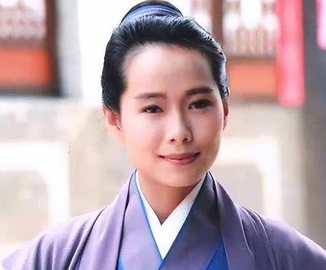 满头白发的她,嫁入豪门36年后竟活成这样_叶童_电影史_工作量