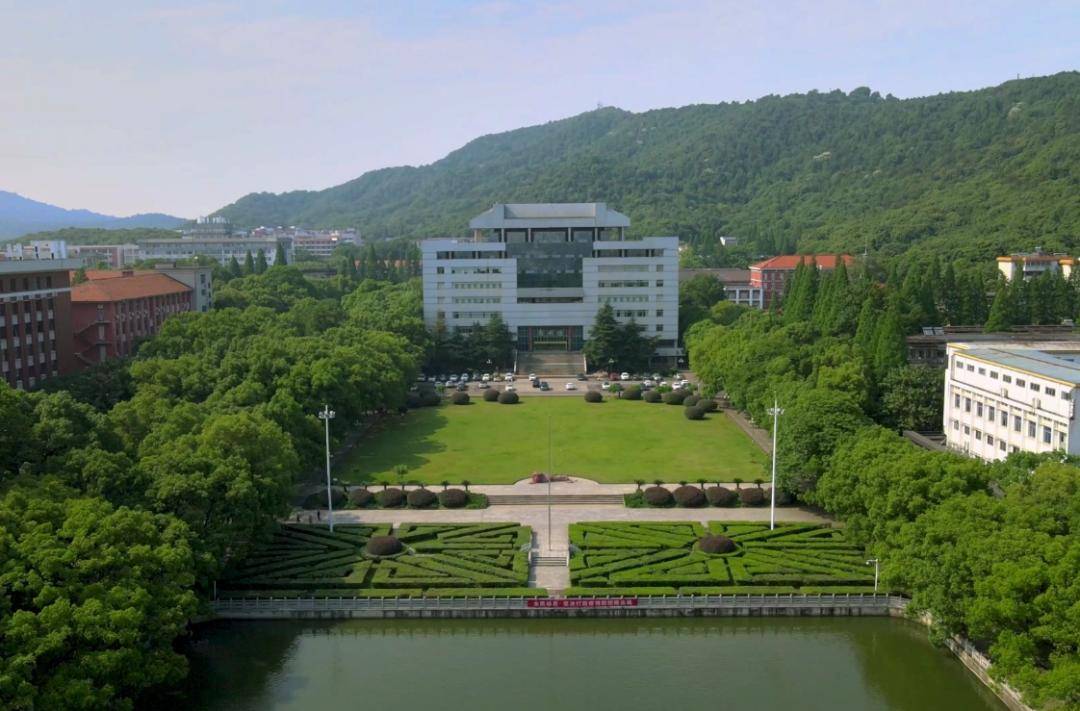 好在组成中南大学的三所高校资源,本身都非常有实力,原中南工业大学的