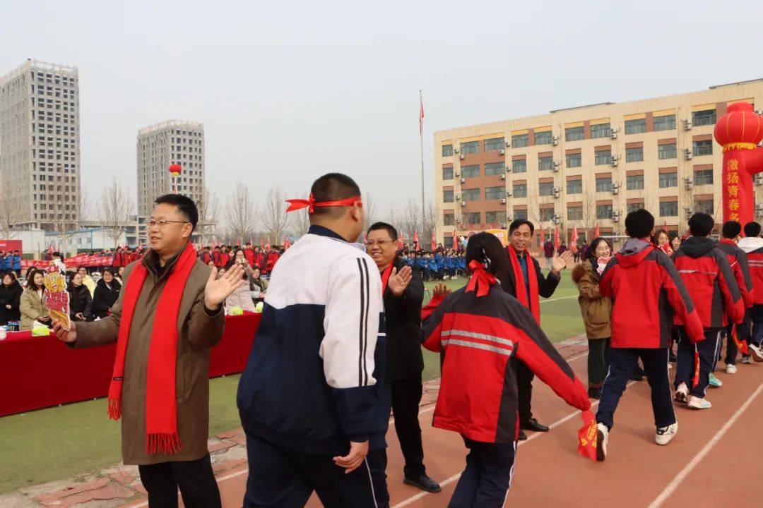 聊城市华育中学2023-2024学年春季开学典礼暨高考百日誓师大会_高三