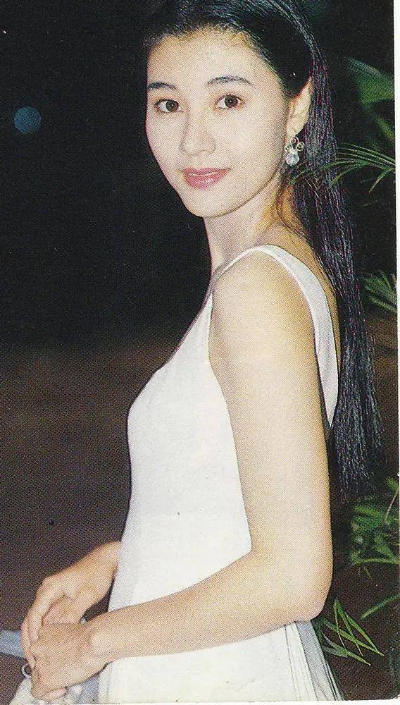 "木头美人"李嘉欣的复杂爱情:出走半生,归来仍嫁富豪_生活_母亲_香港