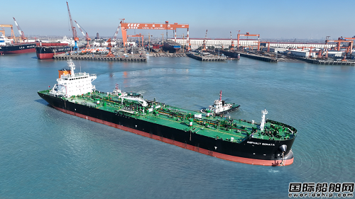 37000吨沥青船是目前全球载重吨位最大的沥青船,中船
