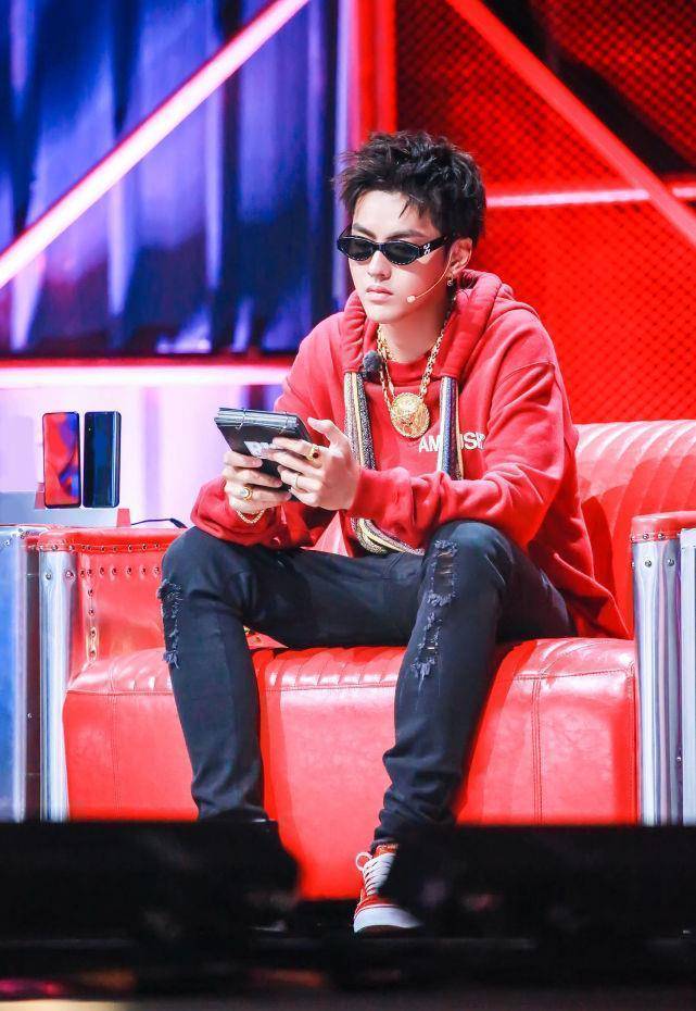 《中国新说唱》官宣,张靓颖成制作人,歌词疑似内涵