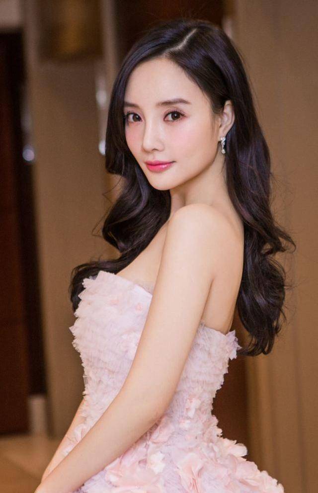 李小璐产女图片