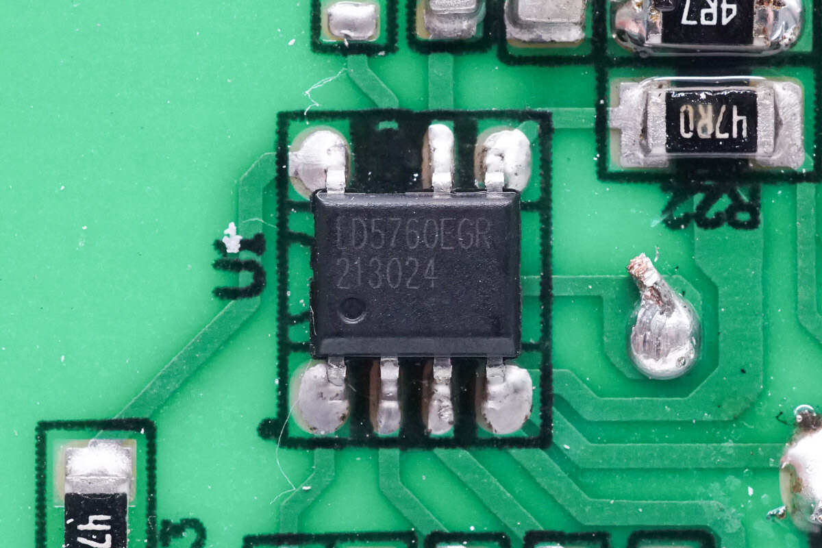 初级主控芯片来自通嘉科技,型号ld5760e,是一颗支持高压启动的控制器