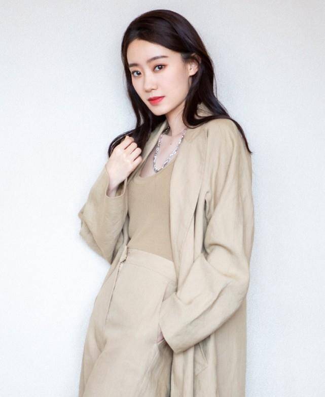 原创张小斐后援会撕工作室皮下身份竟是杨超越粉丝评论区才是真清醒