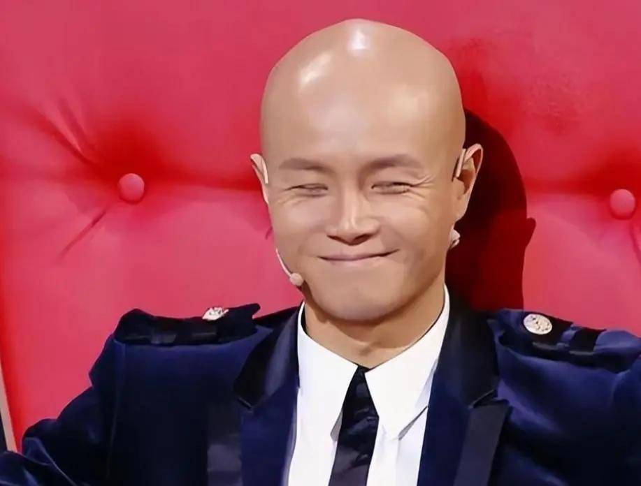 他从一个备受瞩目的主持人变成了娱乐圈的"黑名单"成员
