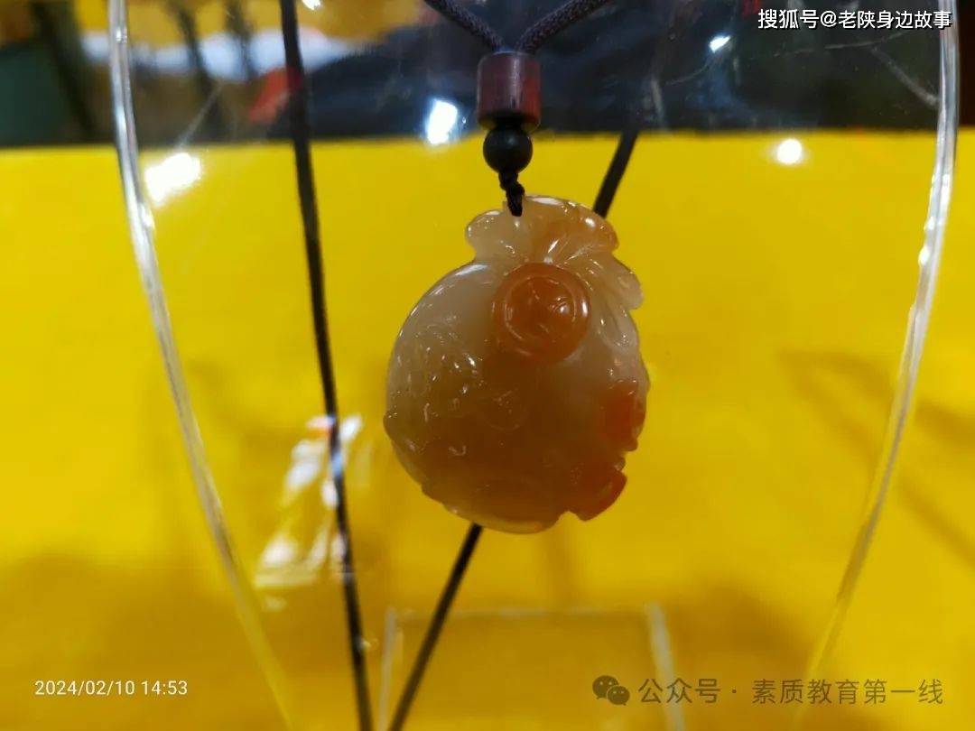 延安圣地玉的化学稳定性极好,不氧化,不霉变,不腐烂,颇受爱玉人士欢迎