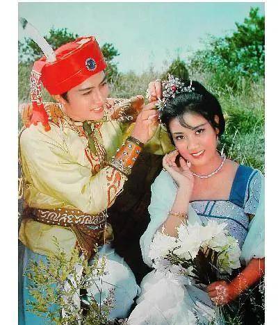《孔雀公主》42年 演员今昔变化大 唐国强李秀明已老 多位老戏骨去世