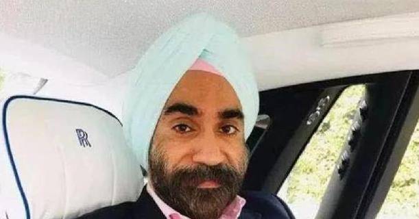 印度"头巾哥"跟网友较真,换条头巾就换辆劳斯莱斯,7天不重复_鲁本