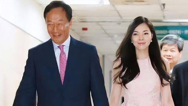 曾馨莹:挤掉林志玲嫁首富,你只看到她的美,却没看到她的"狠"