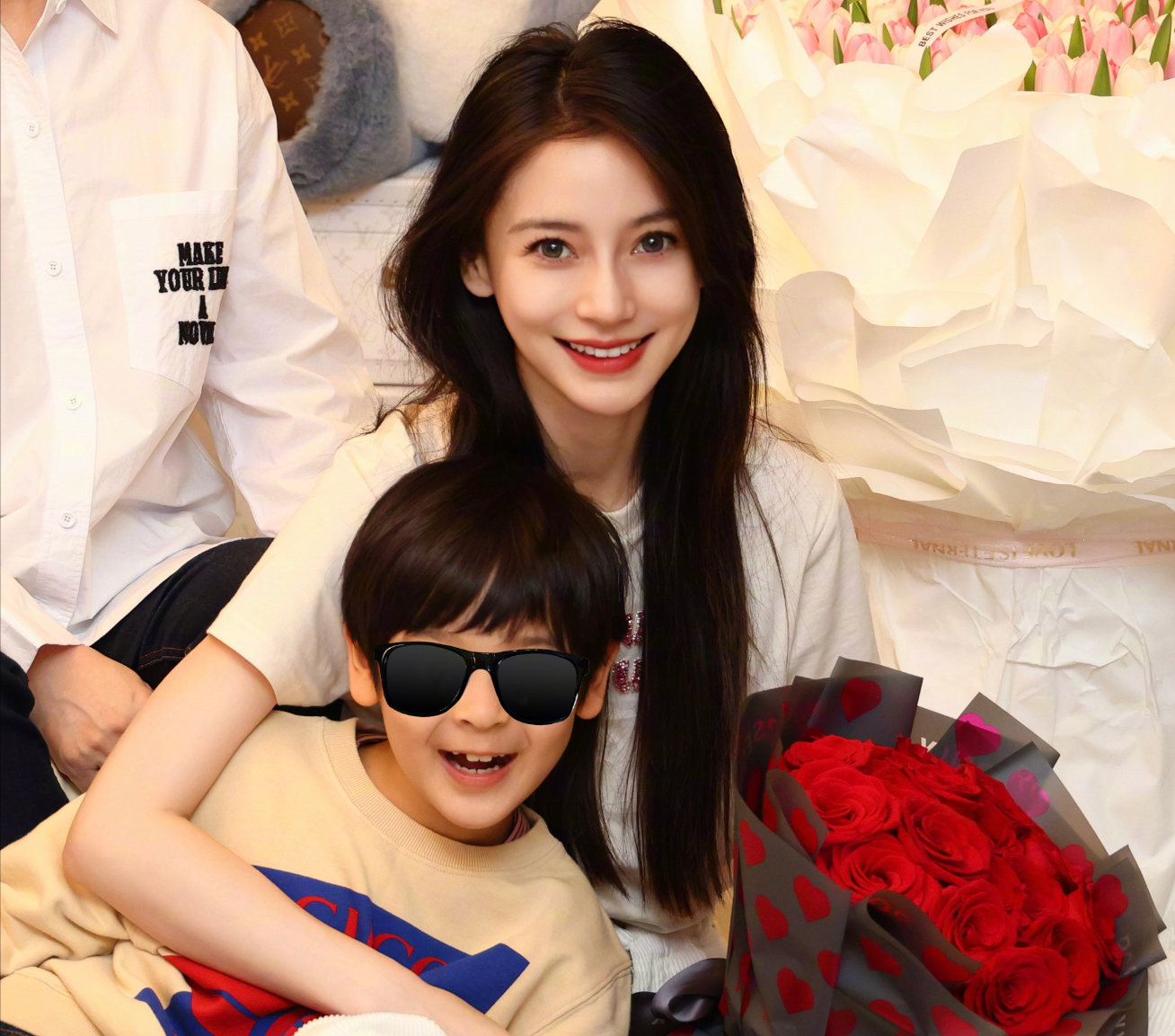 在这个敏感的时刻,杨幂的缺席无疑给杨颖的生日增添了一丝尴尬和冷清.