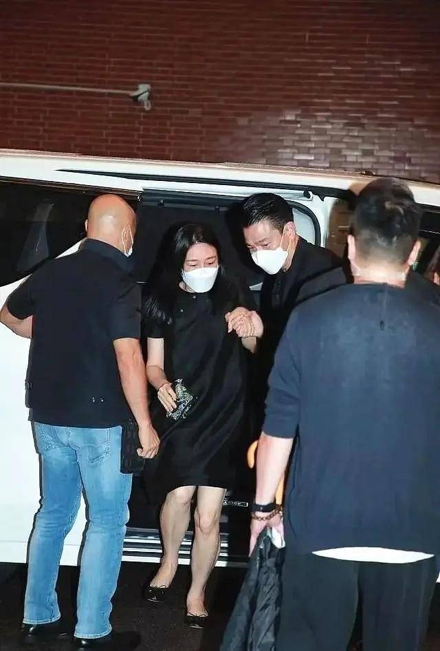 朱丽倩:最神秘的天王嫂,46岁高龄生女,嫁给刘德华只是为了爱情_香港