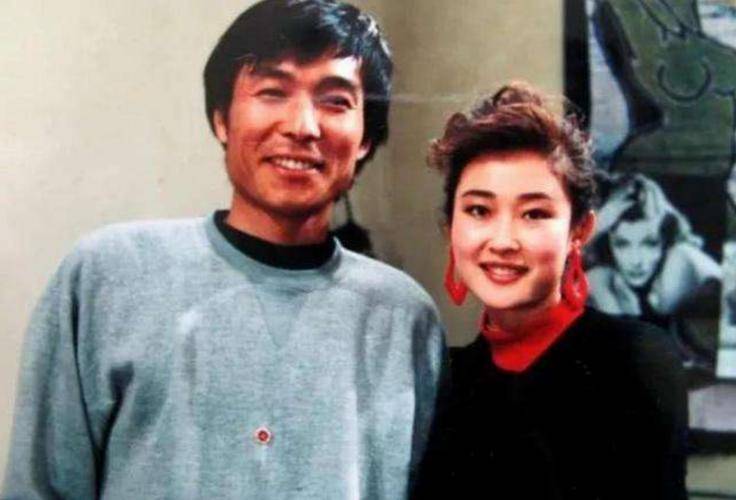 演员谢园:无儿无女去世2年后,遗孀邱悦的选择让人泪目_生活_婚姻_妻子