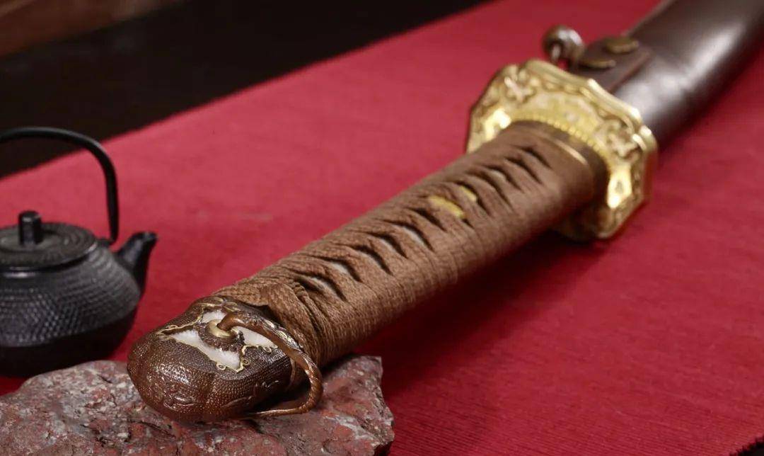 战场上的杀伐利刃——98式军刀_日本_武士刀_樱花