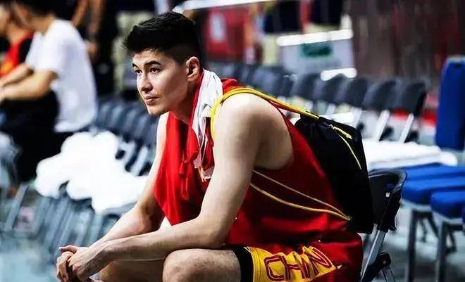 郭艾伦询问还等他吗?