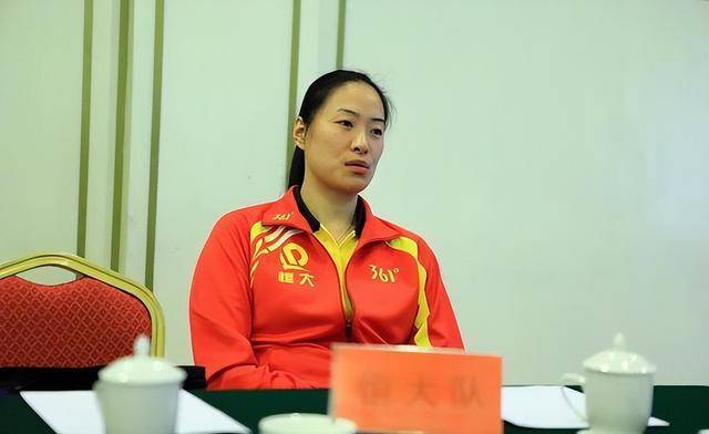 女排名将邱爱华:当打之年为何痛哭流涕?