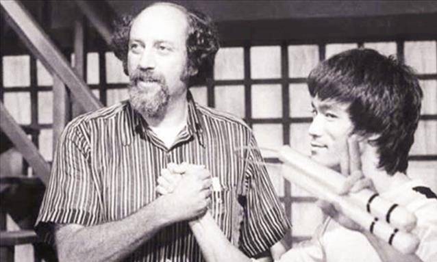 叶问曾断言爱徒李小龙短命,从走路姿势就能看出,没想到一语成谶_美国