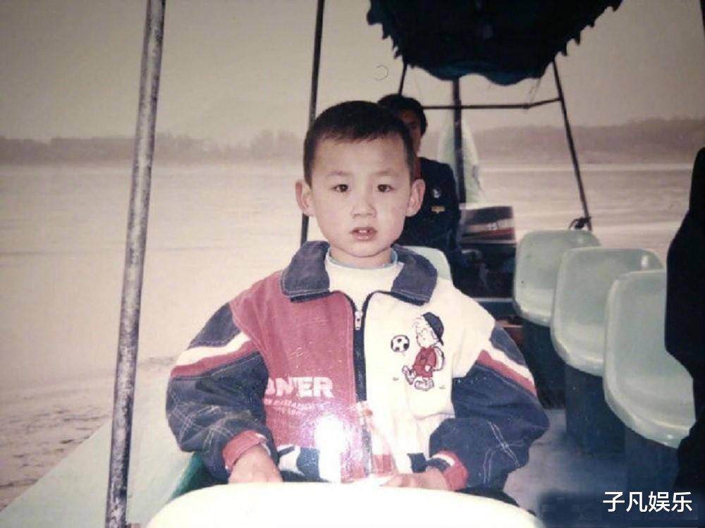 白敬亭童年照曝光,穿裙子这张最亮眼_网友_收获_小时候