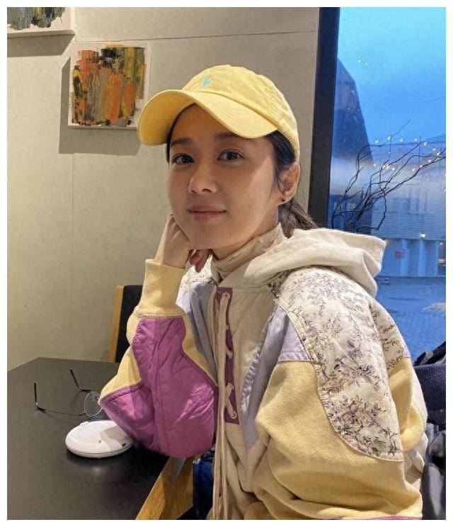 原创43岁的张娜拉近照曝光素颜依旧惊艳自信打造自我