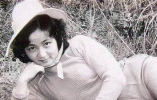 《丰乳肥臀》:劳改犯姐姐为馒头失身,弟弟冷漠目睹全程毫无所动_上官