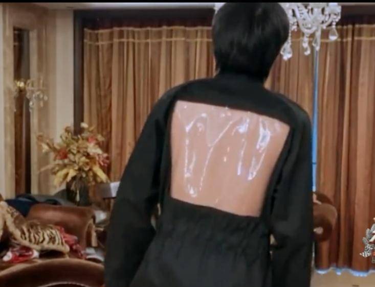 原创王一博天天现场穿裤子出意外私服曾经上热搜大方爆料尴尬事