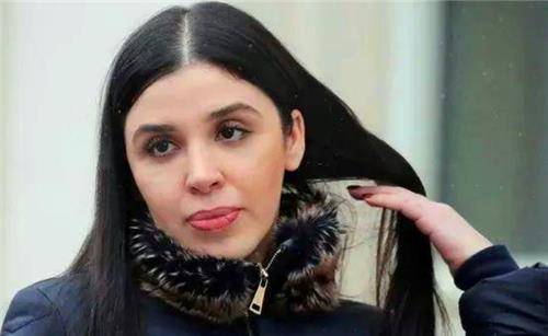 古斯曼在加拉多的集团中就像一路"打怪",最终成为了内部高层,然后在