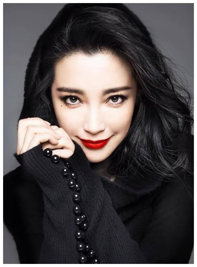 李冰冰50岁:她开启了崭新引人瞩目的旅程!